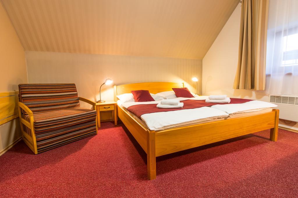 Hotel Kravi Hora Bořetice Εξωτερικό φωτογραφία